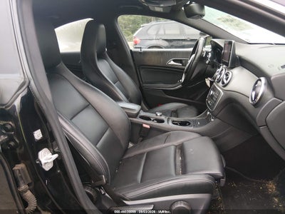 MERCEDES-BENZ CLA 250