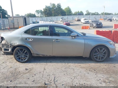 LEXUS IS 200T