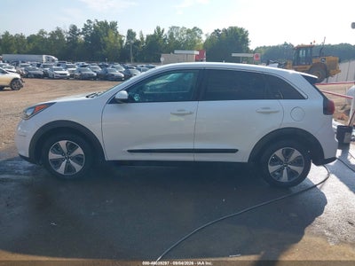 2018 KIA NIRO 17