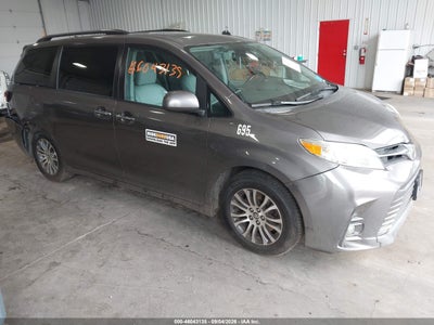 2020 Toyota Sienna XLE