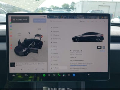 TESLA MODEL 3