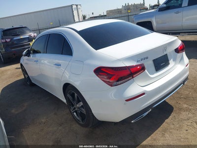 MERCEDES-BENZ A 220