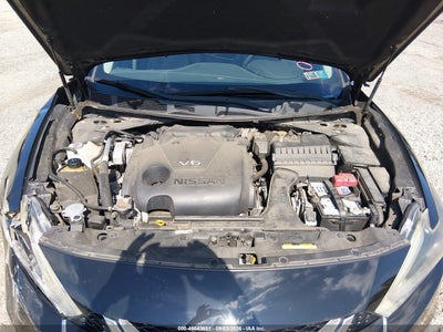 NISSAN MAXIMA