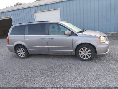 CHRYSLER TOWN & COUNTRY