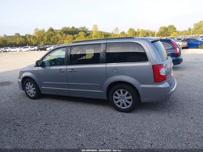 CHRYSLER TOWN & COUNTRY