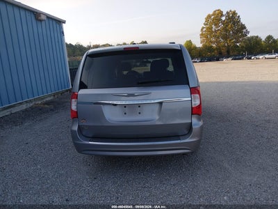 CHRYSLER TOWN & COUNTRY