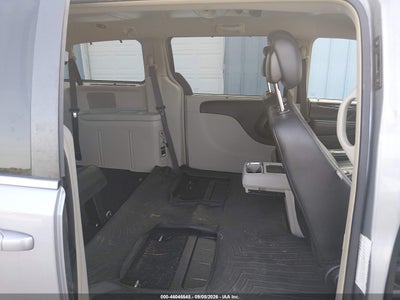 CHRYSLER TOWN & COUNTRY