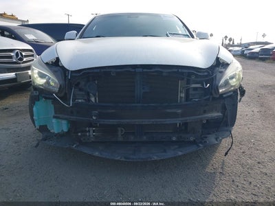 INFINITI Q70