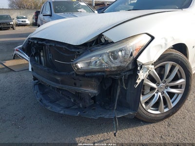 INFINITI Q70