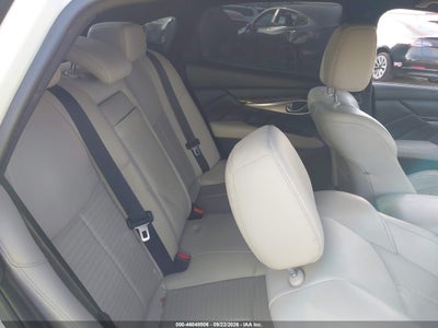 INFINITI Q70