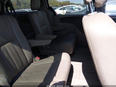 CHRYSLER TOWN & COUNTRY