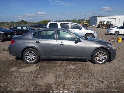 INFINITI Q40