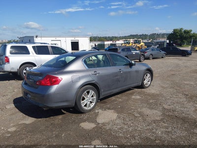 INFINITI Q40