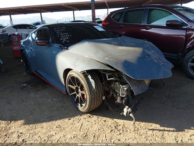 NISSAN Z