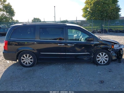 CHRYSLER TOWN & COUNTRY