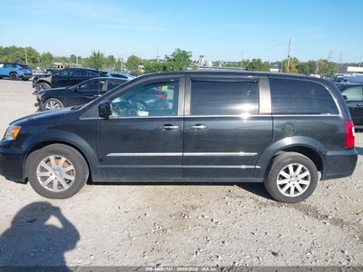 CHRYSLER TOWN & COUNTRY