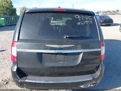 CHRYSLER TOWN & COUNTRY