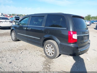 CHRYSLER TOWN & COUNTRY