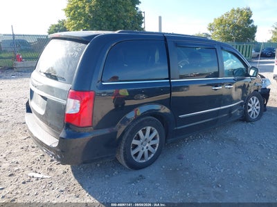 CHRYSLER TOWN & COUNTRY