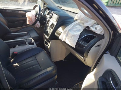 CHRYSLER TOWN & COUNTRY