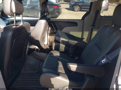 CHRYSLER TOWN & COUNTRY