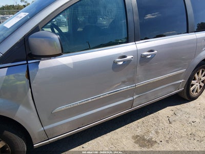 CHRYSLER TOWN & COUNTRY