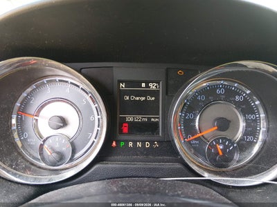 CHRYSLER TOWN & COUNTRY