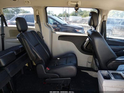 CHRYSLER TOWN & COUNTRY