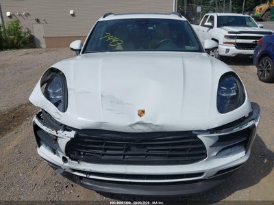 PORSCHE MACAN