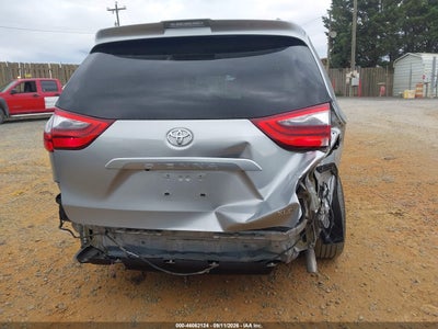 TOYOTA SIENNA