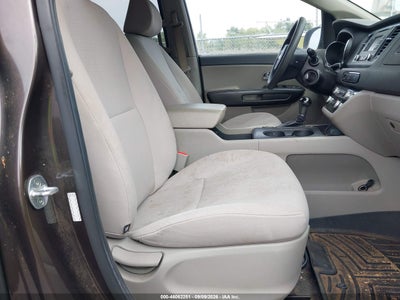 2016 KIA SEDONA 5