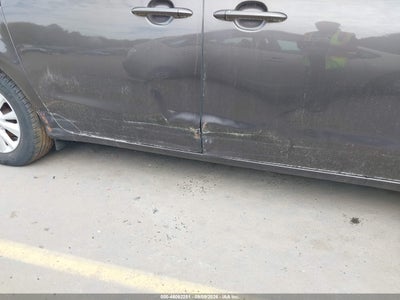 2016 KIA SEDONA 6