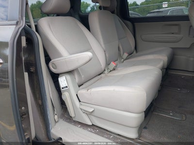 2016 KIA SEDONA 8
