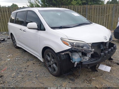 2017 TOYOTA SIENNA SE 8 PASSENGER