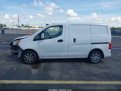 NISSAN NV200