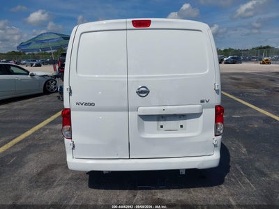 NISSAN NV200