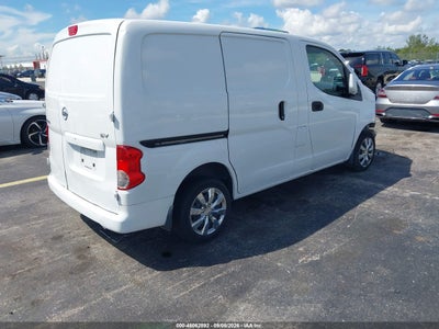 NISSAN NV200