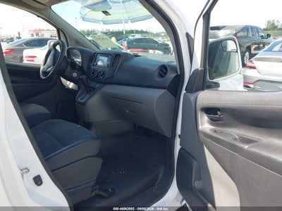 NISSAN NV200