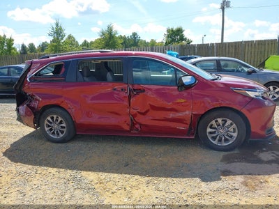 TOYOTA SIENNA