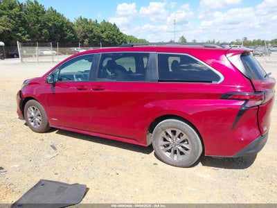 TOYOTA SIENNA