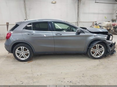 MERCEDES-BENZ GLA 250