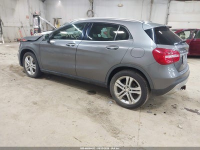 MERCEDES-BENZ GLA 250