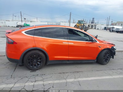 TESLA MODEL X