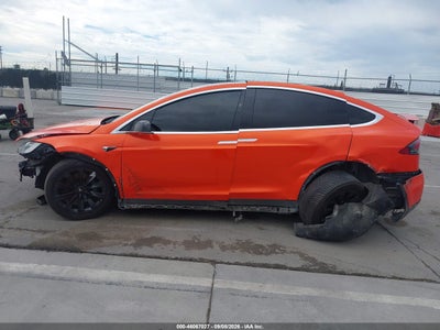 TESLA MODEL X