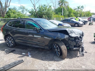 2022 VOLVO XC60 B5 MOMENTUM