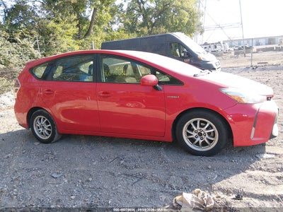 TOYOTA PRIUS V