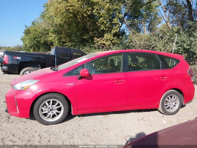 TOYOTA PRIUS V