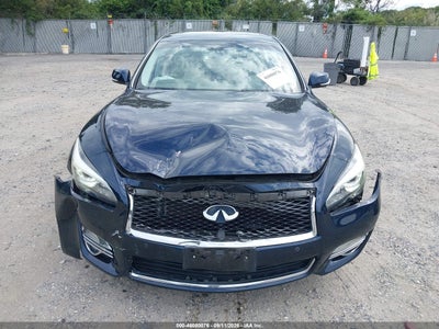 INFINITI Q70L