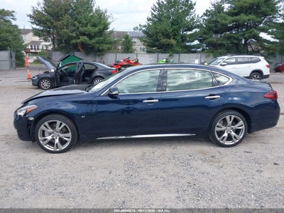 INFINITI Q70L