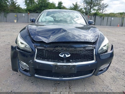 INFINITI Q70L